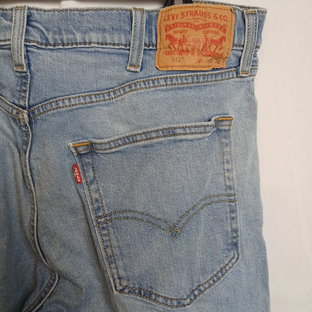 Levi's 512 Men Jeans - Size 38x32 - Light Wash‎ - Good Condition